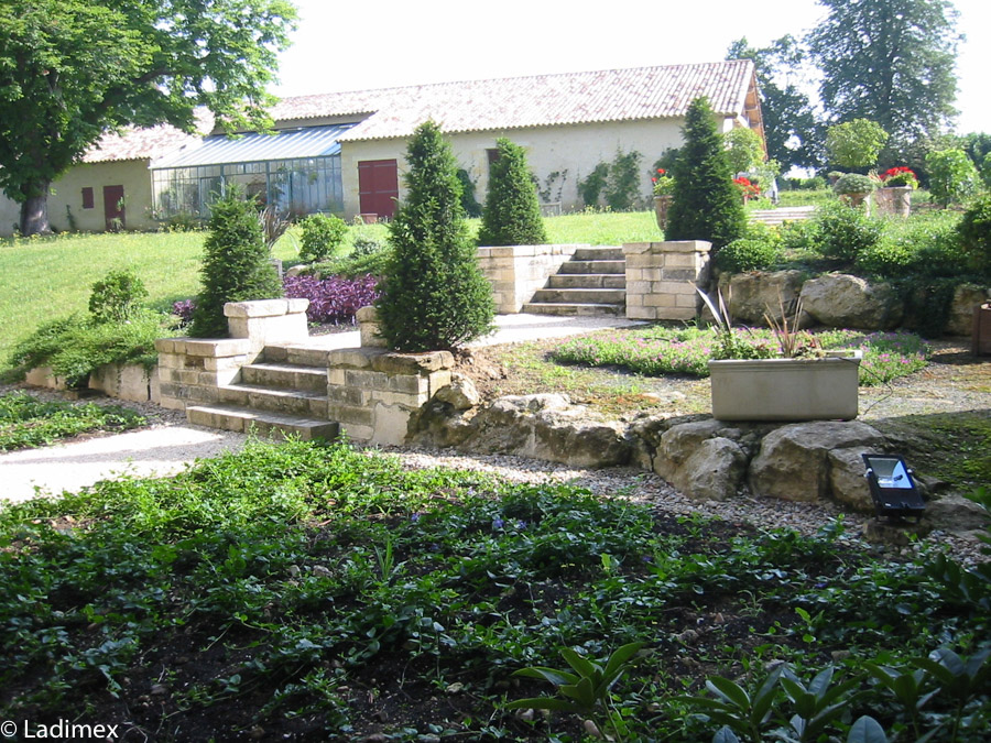 Escalier et orangerie