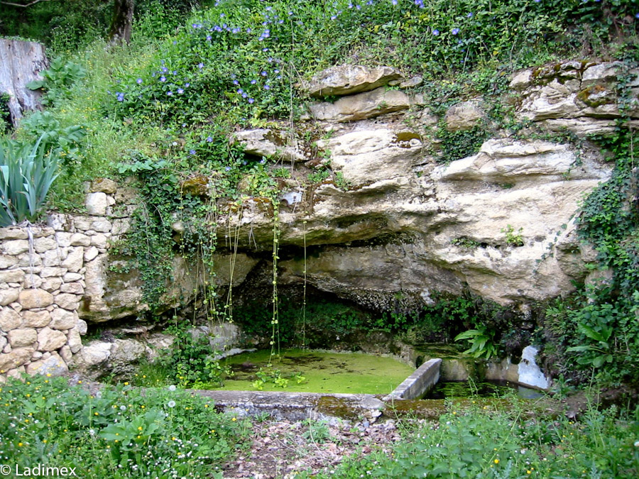Grotte et source